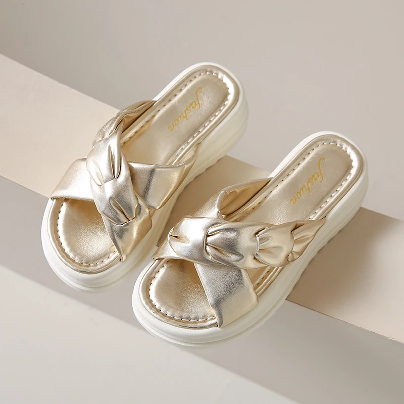 Women Summer 5CM Thick Heel Breathable Open Toe Sandals Non-Slip Rubber Sole Comfortable Indoor Outdoor Fashion Slippers
Women Summer 5CM Thick Heel Breathable Open Toe Sandals Non-Slip Rubber Sole Comfortable Indoor Outdoor Fashion Slippers