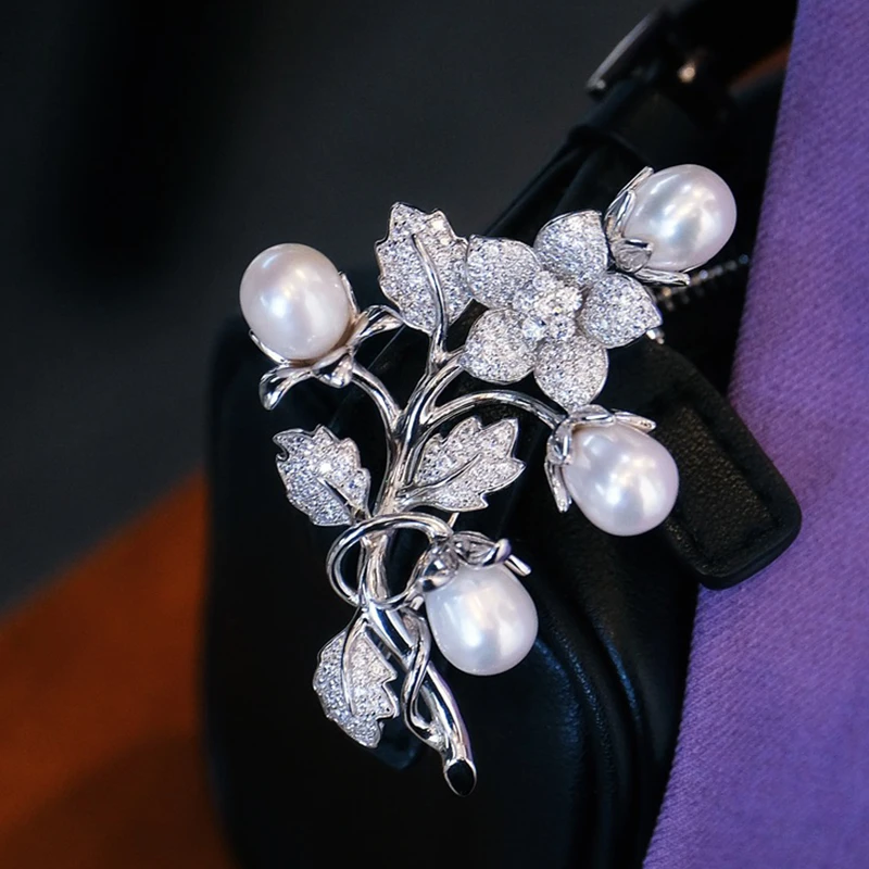 Брошь из стерлингового серебра 925 пробы с натуральным пресноводным жемчугом, большая винтажная булавка с цветочным принтом, элитные модные массивные украшения для женщин
Брошь из стерлингового серебра 925 пробы с натуральным пресноводным жемчугом, большая винтажная булавка с цветочным принтом, элитные модные массивные украшения для женщин