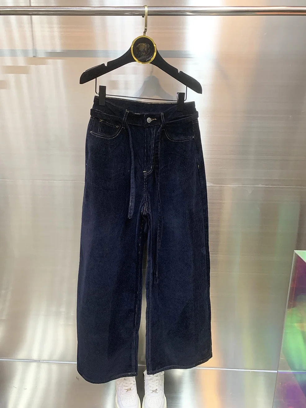 High Waist Corduroy Denim Pants Elegant Slim Straight Loose Wide Leg Jeans Women Casual Style Zipper Closure Summer Season
High Waist Corduroy Denim Pants Elegant Slim Straight Loose Wide Leg Jeans Women Casual Style Zipper Closure Summer Season