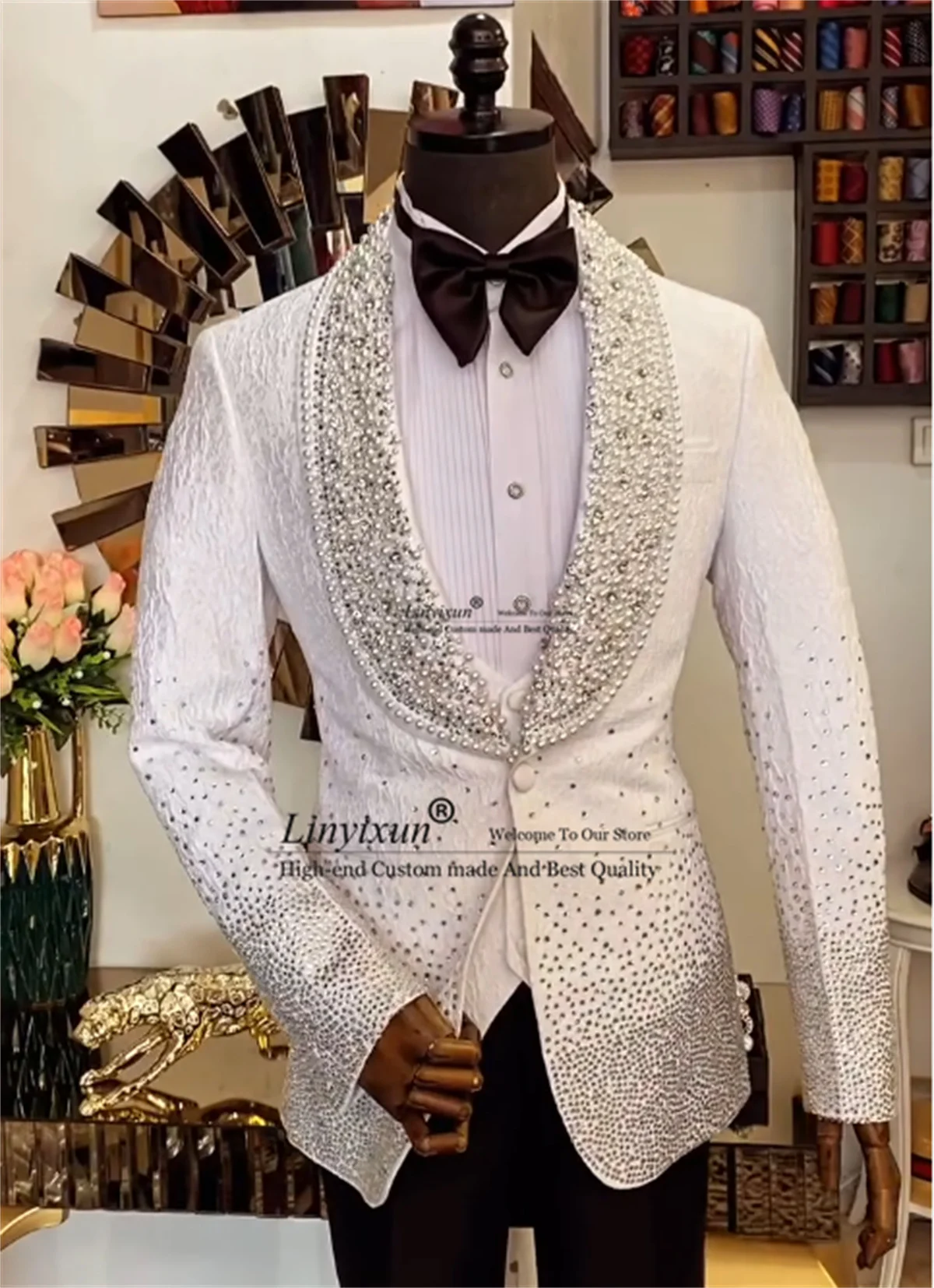 Мужской костюм с блестящими стразами и бриллиантами, тонкий мужской пиджак для жениха, вечерние мужские пиджаки, комплекты из 3 предметов, смокинг, свадебный жаккардовый костюм Homme
Мужской костюм с блестящими стразами и бриллиантами, тонкий мужской пиджак для жениха, вечерние мужские пиджаки, комплекты из 3 предметов, смокинг, свадебный жаккардовый костюм Homme