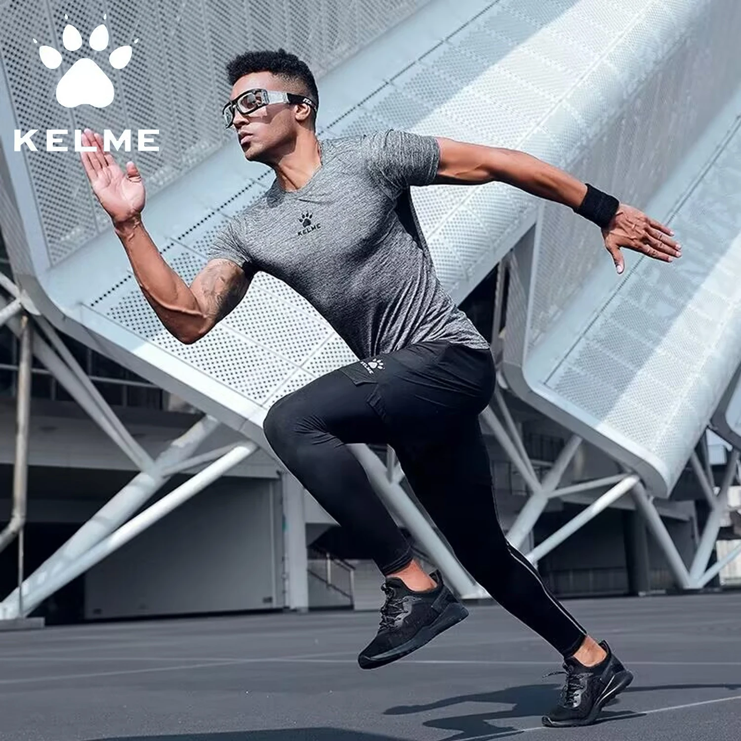 KELME Running T-shirts Men Quick Dry T-shirts High Elasticity Fitness Sports Tights Breathable Sweat-absorbent Sports Top Men
KELME Running T-shirts Men Quick Dry T-shirts High Elasticity Fitness Sports Tights Breathable Sweat-absorbent Sports Top Men