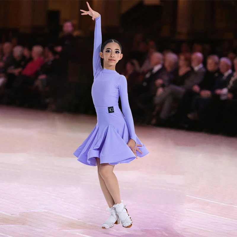 Одежда для соревнований по латинским танцам для девочек, блестящее тканевое танцевальное платье с длинными рукавами, детский костюм для практики танцев ча-румбы
Одежда для соревнований по латинским танцам для девочек, блестящее тканевое танцевальное платье с длинными рукавами, детский костюм для практики танцев ча-румбы