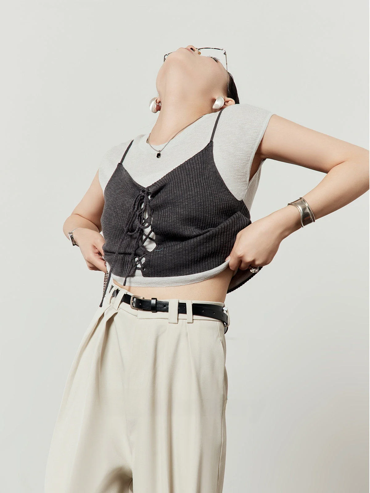 Женский вязаный свитер, лето 2025, новинка, с открытыми плечами, цветными блоками, коротким рукавом, модный, для повседневной носки, приталенный крой
Женский вязаный свитер, лето 2025, новинка, с открытыми плечами, цветными блоками, коротким рукавом, модный, для повседневной носки, приталенный крой