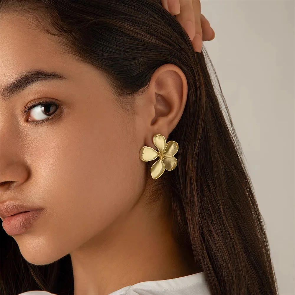 Women's Sweet Romance Flower Ear Studs Metal Fashion Jewelry Accessory for Party And Dress
Women's Sweet Romance Flower Ear Studs Metal Fashion Jewelry Accessory for Party And Dress