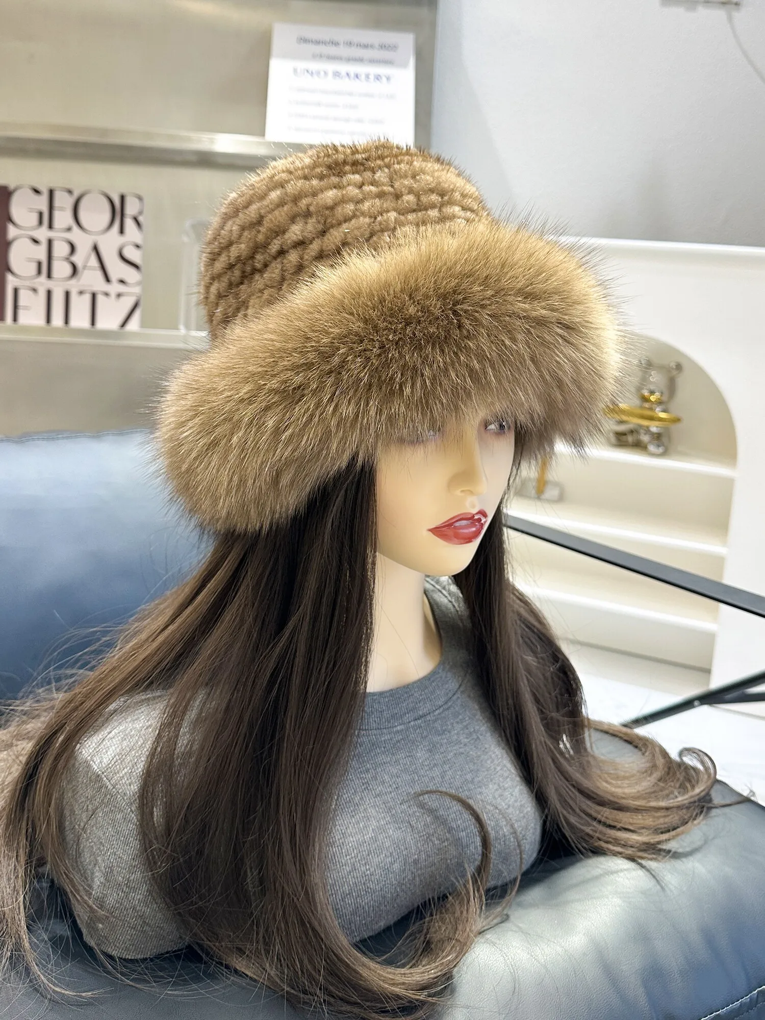 Russian Style Real Mink Fur Bucket Hat for Women Elegant Natural Fox Fur Trim Knitted Beanie Warm Winter Fashion Cloche Cap
Russian Style Real Mink Fur Bucket Hat for Women Elegant Natural Fox Fur Trim Knitted Beanie Warm Winter Fashion Cloche Cap