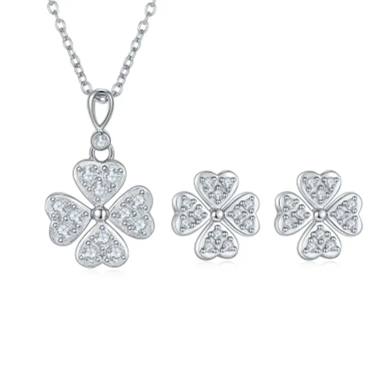 M-JAJA Moissanite Four-leaf Clover Pendant Necklace Stud Earrings 925 Sterling Silver 18K Gold Plated Fine Jewelry Set for Woman
M-JAJA Moissanite Four-leaf Clover Pendant Necklace Stud Earrings 925 Sterling Silver 18K Gold Plated Fine Jewelry Set for Woman
