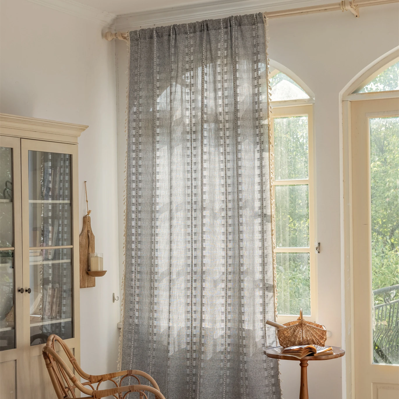 New semi-blackout hollowed-out jacquard curtains for living room balconies
New semi-blackout hollowed-out jacquard curtains for living room balconies