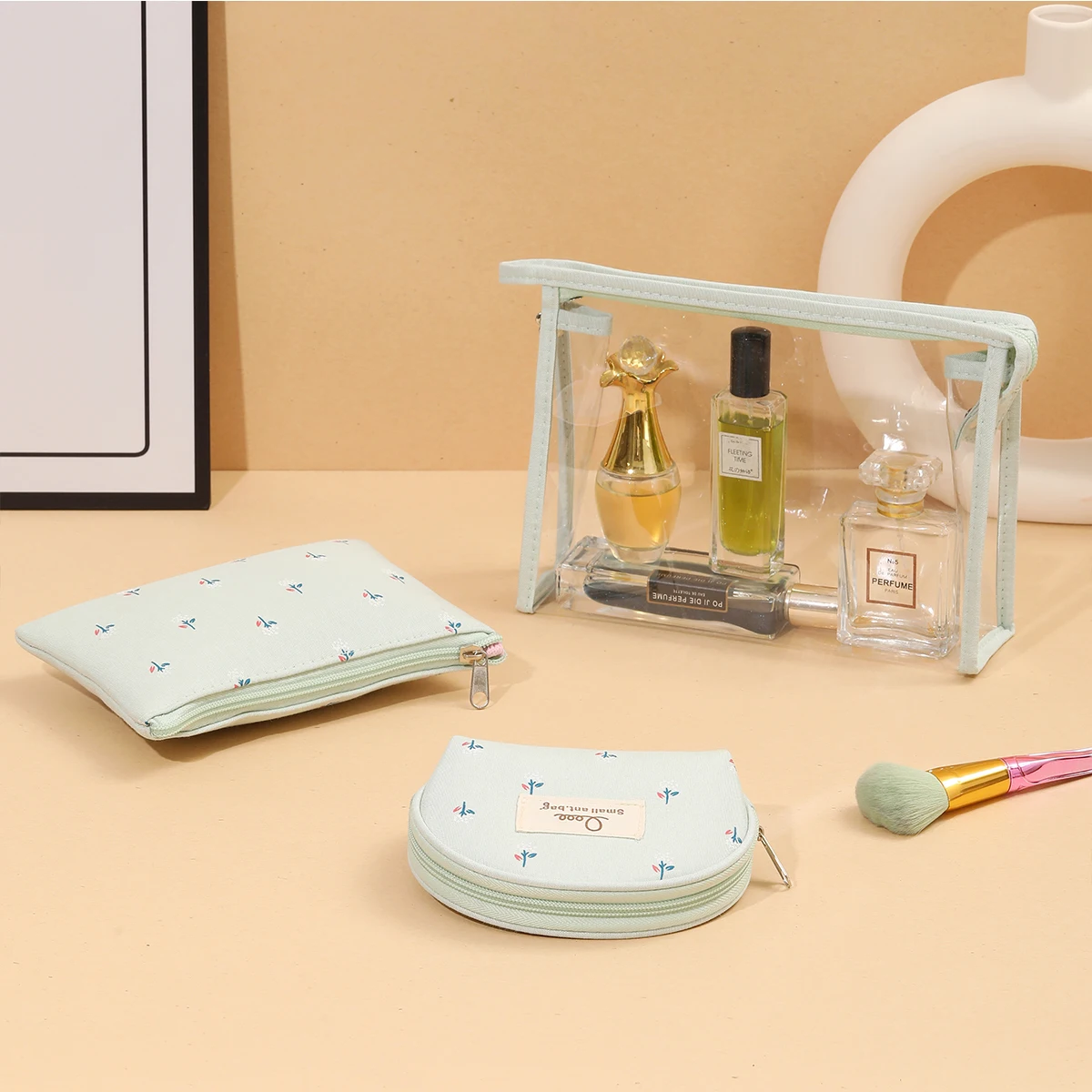 Waterproof PVC kapok cosmetic bag three-piece transparent multifunctional storage bag zipper opening canvas coin purse
Waterproof PVC kapok cosmetic bag three-piece transparent multifunctional storage bag zipper opening canvas coin purse