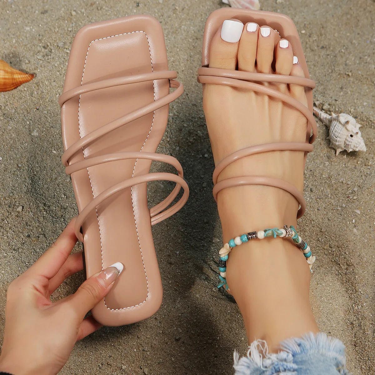 Vintage cross-strap outer wear cool slippers women's 2025 summer new square head open-toed one-word flat shoes women
Vintage cross-strap outer wear cool slippers women's 2025 summer new square head open-toed one-word flat shoes women