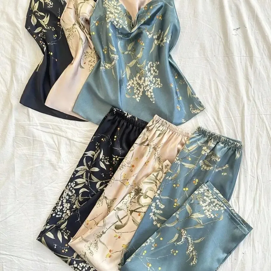 Floral Print Silk Pajama Set With Cowl Neck And Elastic Waist Pants
Floral Print Silk Pajama Set With Cowl Neck And Elastic Waist Pants