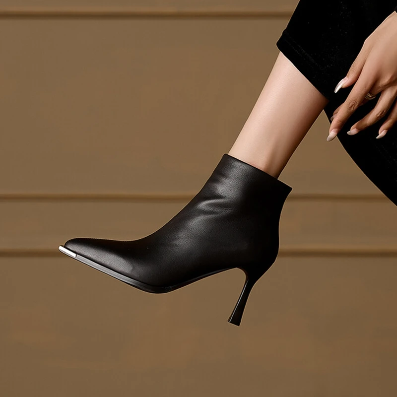 NEW Autumn Women Boots Genuine Leather Shoes for Women Pointed Toe Thiin Heel Shoes Zipper Boots Super High Heel Modern Boots
NEW Autumn Women Boots Genuine Leather Shoes for Women Pointed Toe Thiin Heel Shoes Zipper Boots Super High Heel Modern Boots