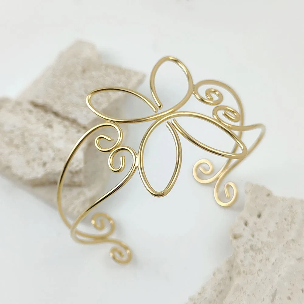 Fashionable women's line wrapping butterfly bracelet, gold-plated stainless steel bracelet, high-quality waterproof jewelry, hol
Fashionable women's line wrapping butterfly bracelet, gold-plated stainless steel bracelet, high-quality waterproof jewelry, hol