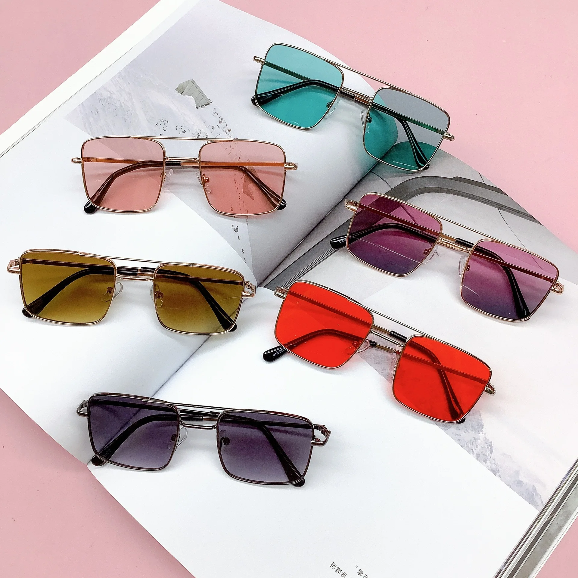 Новинка 2024, металлические детские солнцезащитные очки, модные детские очки
Новинка 2024, металлические детские солнцезащитные очки, модные детские очки