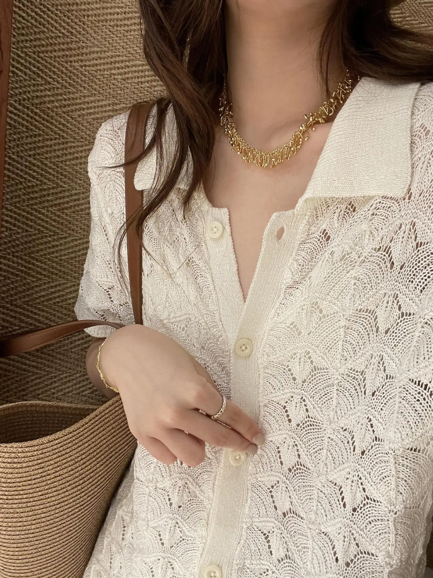 Stylish White Knit Sweater Cadigant Blouse Hollow Out Sexy Short Sleeve Top Turn-Down Collar Summer Autumn Ladies Cadigants New
Stylish White Knit Sweater Cadigant Blouse Hollow Out Sexy Short Sleeve Top Turn-Down Collar Summer Autumn Ladies Cadigants New