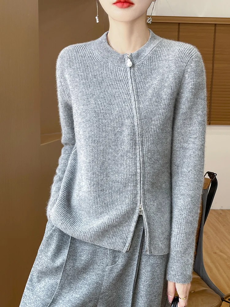 New Chic Women Zipper Cardigan Wool Sweater O-neck Long Sleeve 100% Merino Wool Knitwear Autumn Winter Korean Popular Short Coat
New Chic Women Zipper Cardigan Wool Sweater O-neck Long Sleeve 100% Merino Wool Knitwear Autumn Winter Korean Popular Short Coat