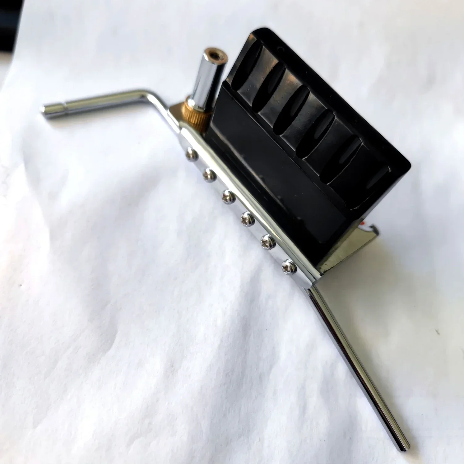 Chrome Guitarra Eléctrica Bridge 2 Point Guitar Tremolo System Bridge Steel Saddle Block Guitar Accessories
Chrome Guitarra Eléctrica Bridge 2 Point Guitar Tremolo System Bridge Steel Saddle Block Guitar Accessories