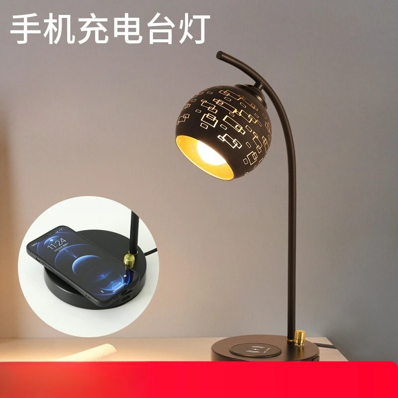 Simple modern desk lamp bedside light luxury study desk bedroom socket creativity
Simple modern desk lamp bedside light luxury study desk bedroom socket creativity