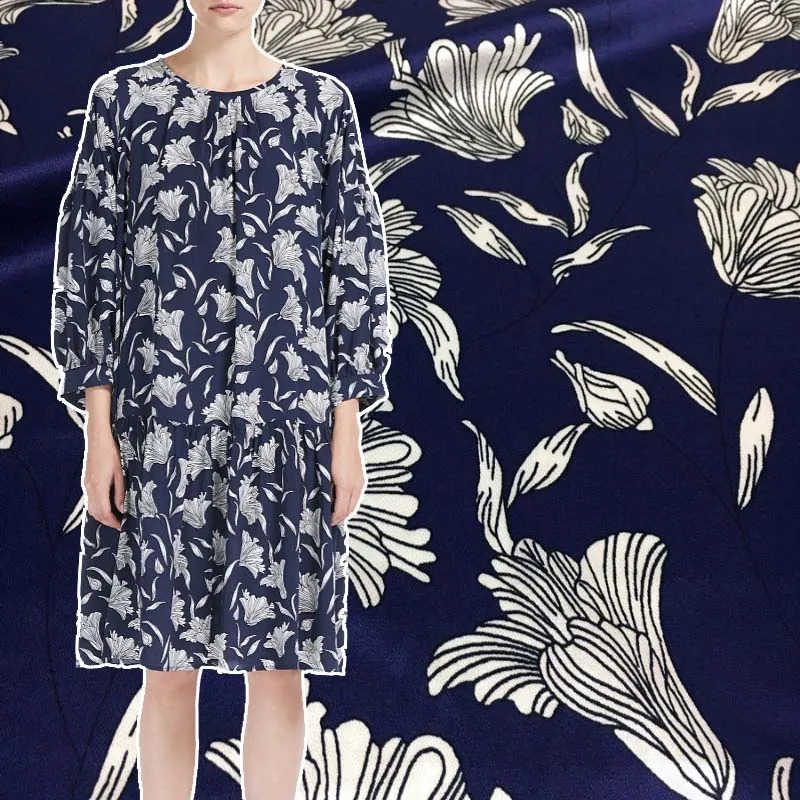 Black and White Hand-painted Flower Print Mulberry Silk Dress Fabric on Navy Blue Background Stretch Silk Twill Fabric Clothing
Black and White Hand-painted Flower Print Mulberry Silk Dress Fabric on Navy Blue Background Stretch Silk Twill Fabric Clothing