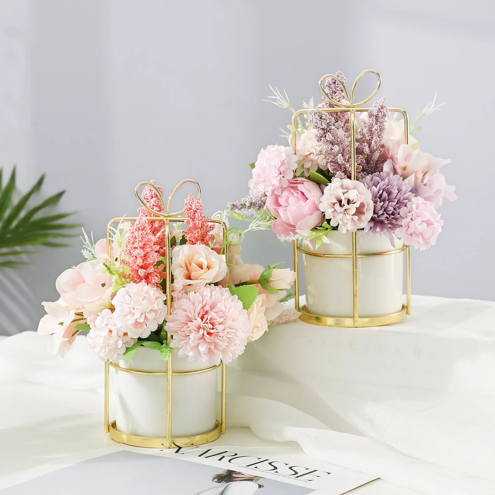 Simulation flower fake flower sunflower tulip wedding simulation flower home decoration Nordic home ceramic potted plant
Simulation flower fake flower sunflower tulip wedding simulation flower home decoration Nordic home ceramic potted plant