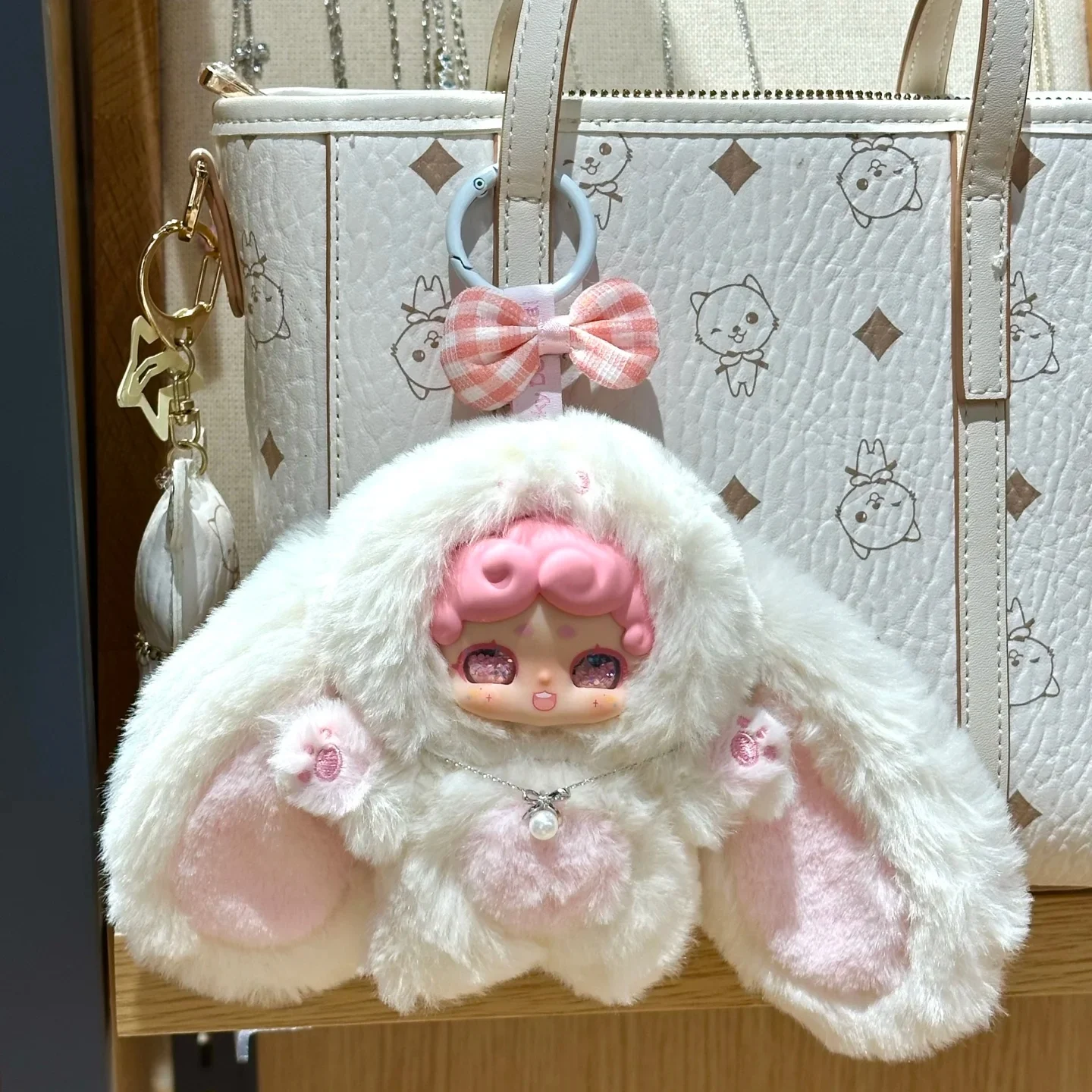 Новая горячая оригинальная модная плюшевая слепая коробка LuckyDierNai Goodnight Rabbit Series, милая кукла, подарок, подвеска, украшение по индивидуальному заказу
Новая горячая оригинальная модная плюшевая слепая коробка LuckyDierNai Goodnight Rabbit Series, милая кукла, подарок, подвеска, украшение по индивидуальному заказу