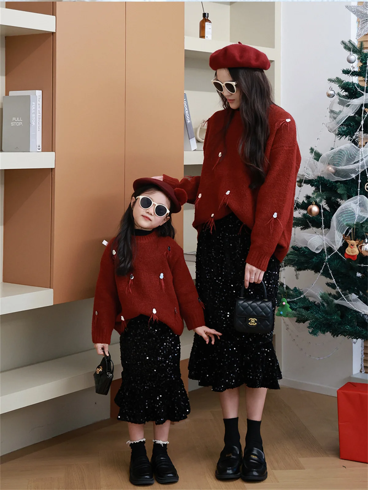 Mother and daughter pullover sweater girl Korean Christmas New Year Angora red hair skirt set parent-child suit Family matching
Mother and daughter pullover sweater girl Korean Christmas New Year Angora red hair skirt set parent-child suit Family matching