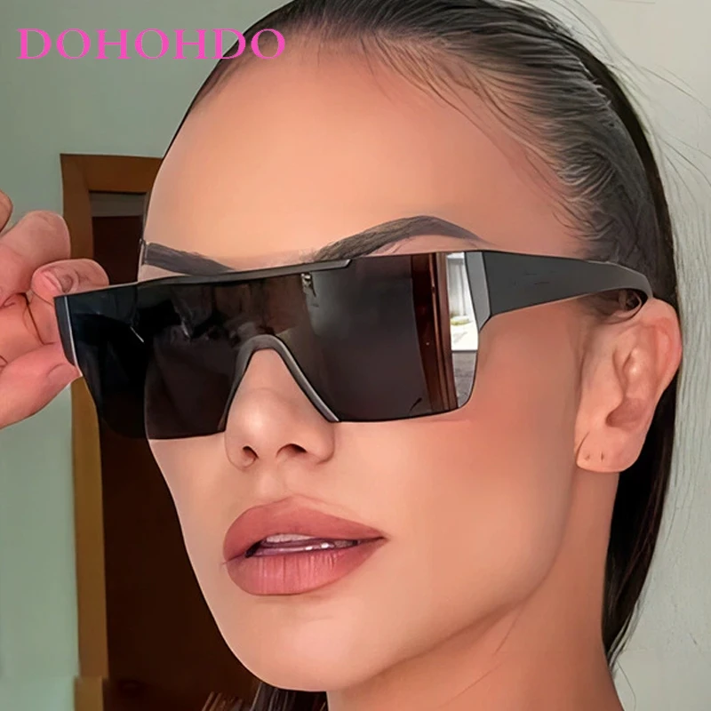 Retro Luxury Brand Designer Y2K Square One Piece Sunglasses Women Men Trend Outdoors Cycling Sports Protection Sunglasses UV400 
Retro Luxury Brand Designer Y2K Square One Piece Sunglasses Women Men Trend Outdoors Cycling Sports Protection Sunglasses UV400