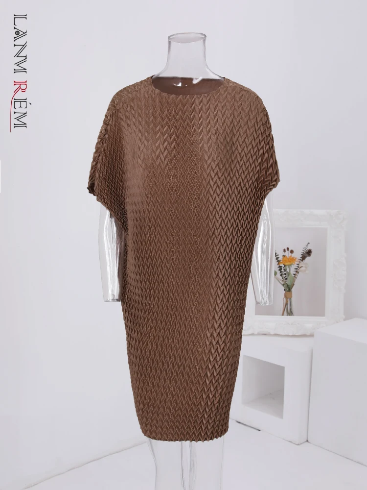 LANMREM Casual Pleated Solid Color Dress For Women Round Neck Short Sleeves Loose Dresses Versatile 2024 Spring New 32C765
LANMREM Casual Pleated Solid Color Dress For Women Round Neck Short Sleeves Loose Dresses Versatile 2024 Spring New 32C765