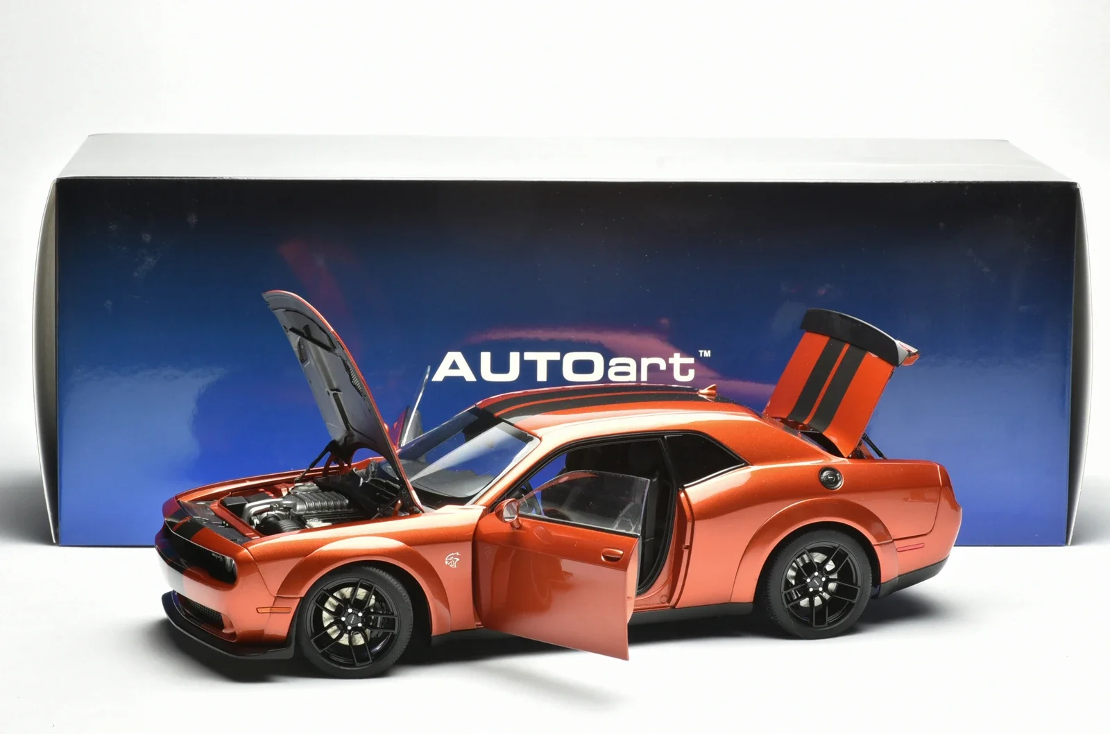 Autoart 1:18 Challenger SRT Hellcat Simulation Limited Edition All Open Alloy Metal Static Car Model Toy Gift
Autoart 1:18 Challenger SRT Hellcat Simulation Limited Edition All Open Alloy Metal Static Car Model Toy Gift