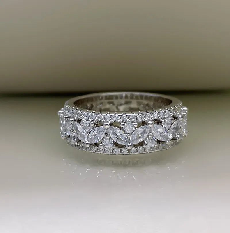 Fashionable Jewelry S925 Sterling Silver European and American Full Diamond Ring Horse Eye Small Paired Ring Women's Minimalist
Fashionable Jewelry S925 Sterling Silver European and American Full Diamond Ring Horse Eye Small Paired Ring Women's Minimalist