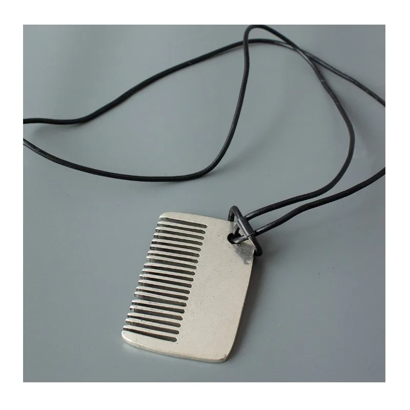 Korean Sunflower Oni Same Silver Comb Necklace Retro Premium Long Comb Sweater Chain
Korean Sunflower Oni Same Silver Comb Necklace Retro Premium Long Comb Sweater Chain