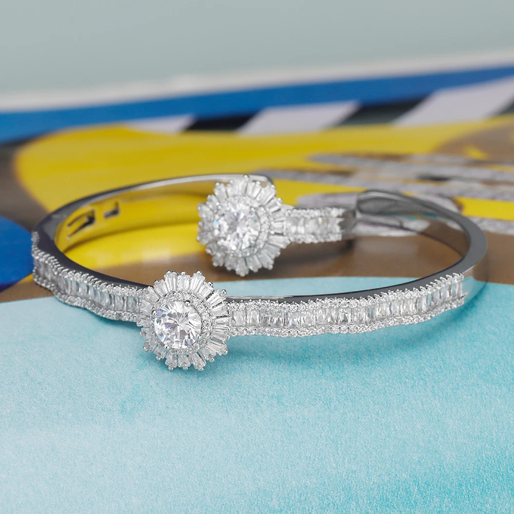 BrideTalk новый стиль браслет набор колец с кубическим цирконием высокое качество подарок на Новый год Дубай свадебный комплект украшений 
BrideTalk новый стиль браслет набор колец с кубическим цирконием высокое качество подарок на Новый год Дубай свадебный комплект украшений