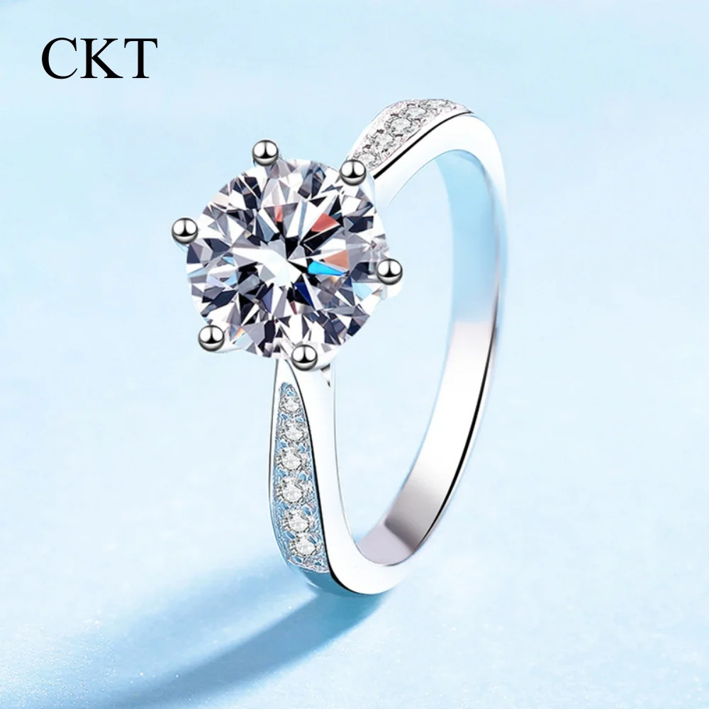 CKT Women Engagement 18K Gold Wedding Band 0.5/1/2CT VVS1 D Color Moissanite Diamond PT950 Platinum Girl Friend Birthday Gift
CKT Women Engagement 18K Gold Wedding Band 0.5/1/2CT VVS1 D Color Moissanite Diamond PT950 Platinum Girl Friend Birthday Gift