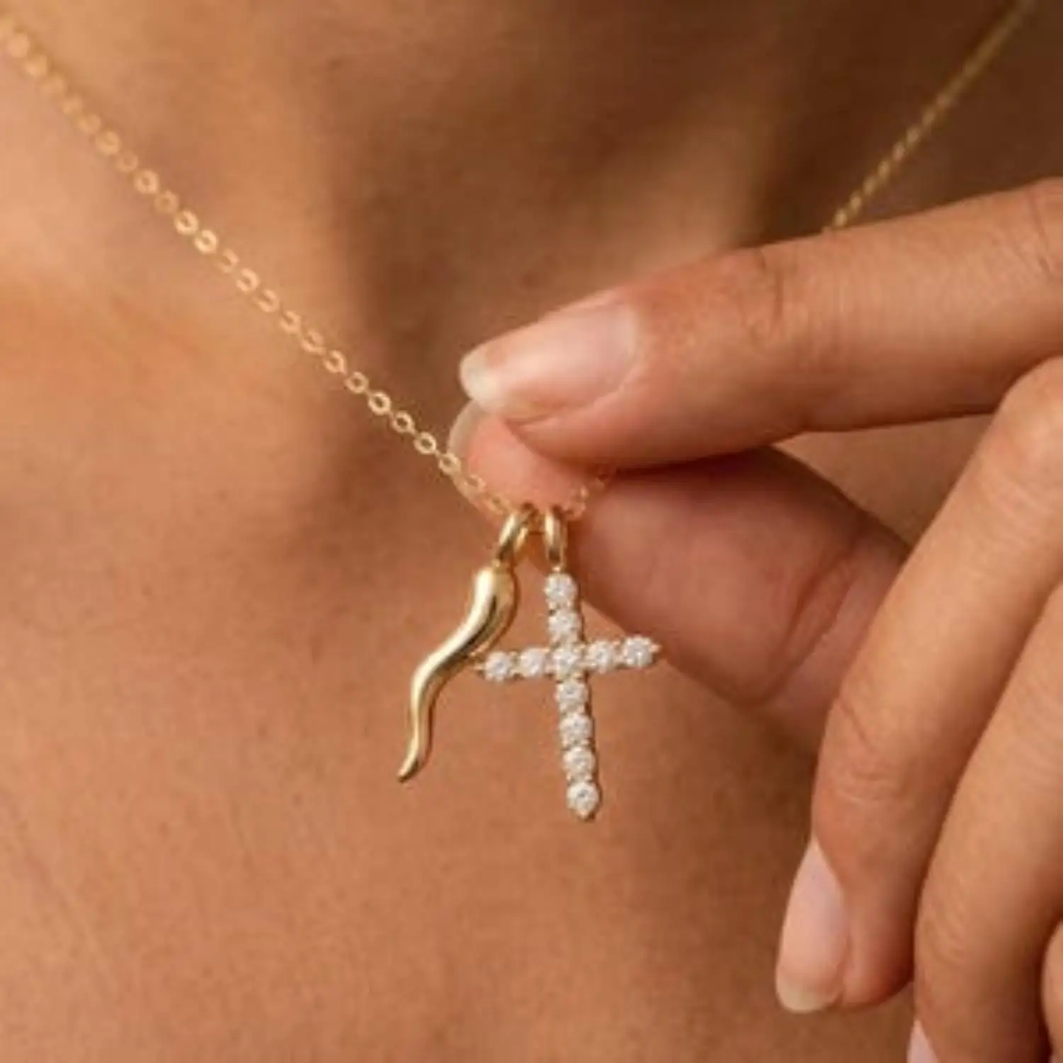 Gold Italian Horn Cross Necklace Cornicello Protection Charm Personalized Chain Custom Sized Chain Necklace Gift for Women
Gold Italian Horn Cross Necklace Cornicello Protection Charm Personalized Chain Custom Sized Chain Necklace Gift for Women