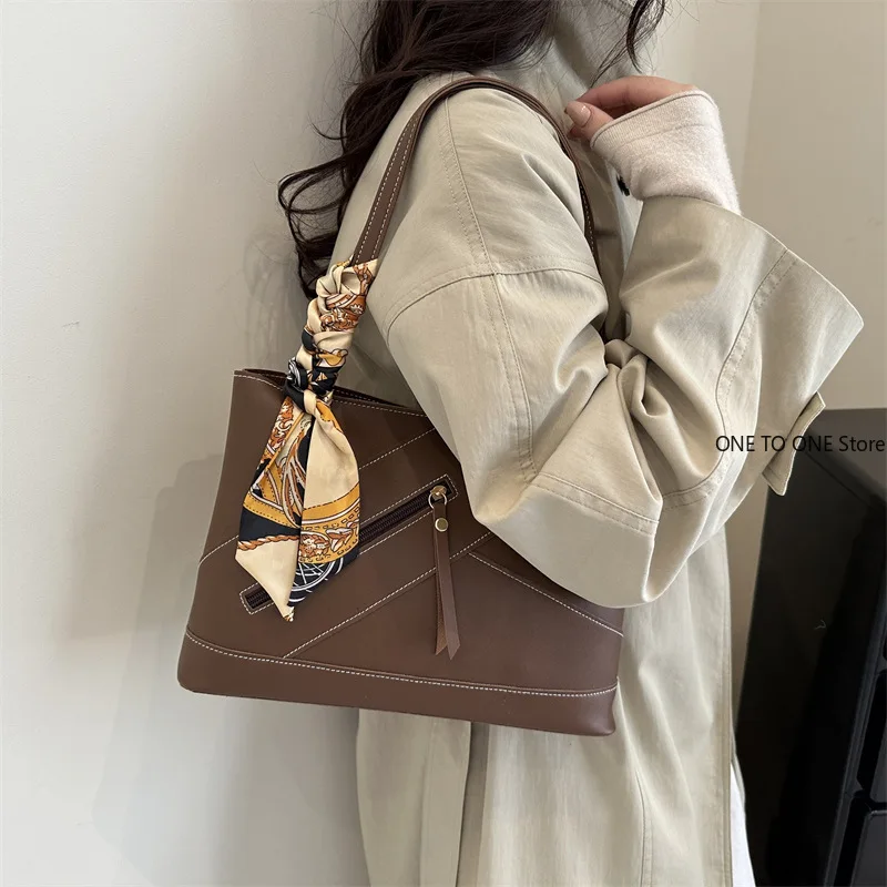Large Capacity Commuter Women's Shoulder Bag Casual Tote Bag for Daily Use and Travel, Lady Fashionable Handbags Wholesale
Large Capacity Commuter Women's Shoulder Bag Casual Tote Bag for Daily Use and Travel, Lady Fashionable Handbags Wholesale