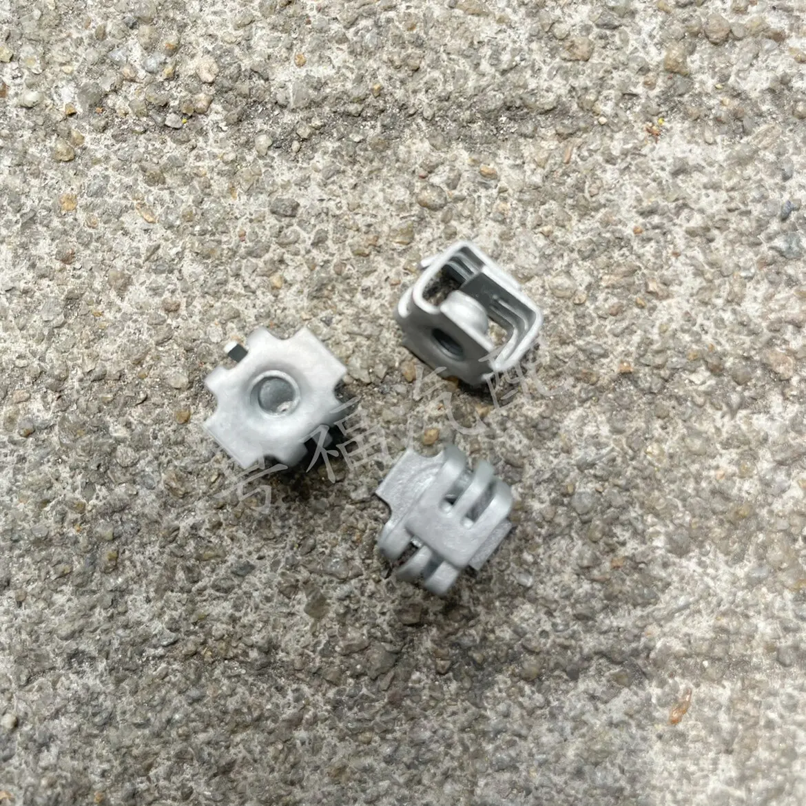 1pcs For Ford Mustang Explorer Edge Taurus Underbody Skid Plate Mounting Clips
1pcs For Ford Mustang Explorer Edge Taurus Underbody Skid Plate Mounting Clips