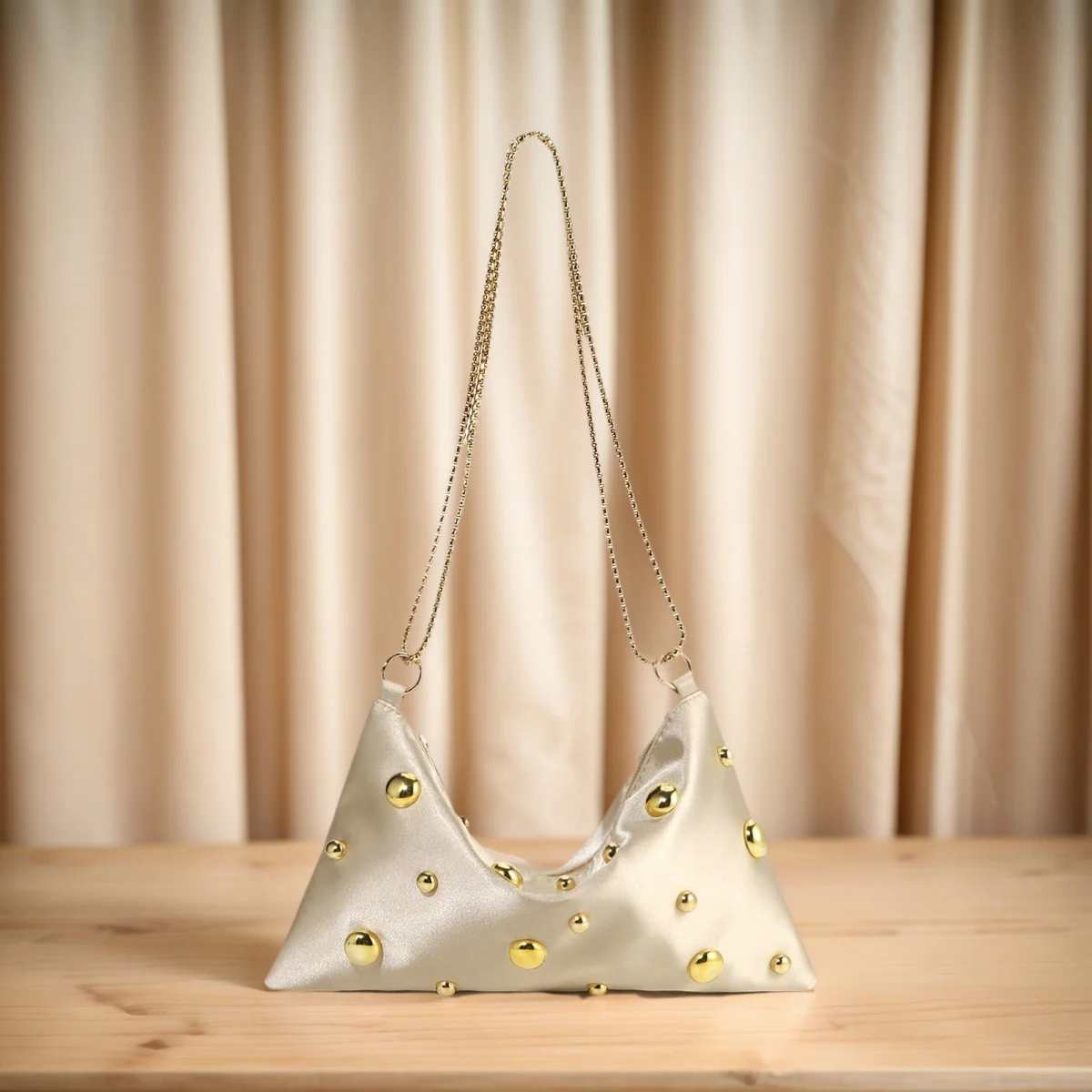 Роскошные женские сумки с заклепками, мягкая атласная сумка на плечо с цепочкой, дизайнерская сумка в форме полумесяца под мышками, сумки-бродяги, повседневные сумки, вечерний клатч
Роскошные женские сумки с заклепками, мягкая атласная сумка на плечо с цепочкой, дизайнерская сумка в форме полумесяца под мышками, сумки-бродяги, повседневные сумки, вечерний клатч