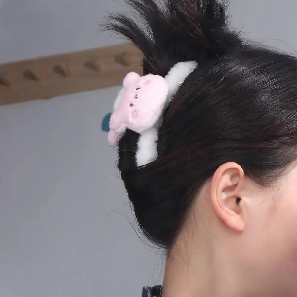 Fashion Doll Plush Panda Hair Claw Rabbit Acrylic Animal Shark Clip Geometric Ponytail Holder Winter Cross Hair Clip Party
Fashion Doll Plush Panda Hair Claw Rabbit Acrylic Animal Shark Clip Geometric Ponytail Holder Winter Cross Hair Clip Party
