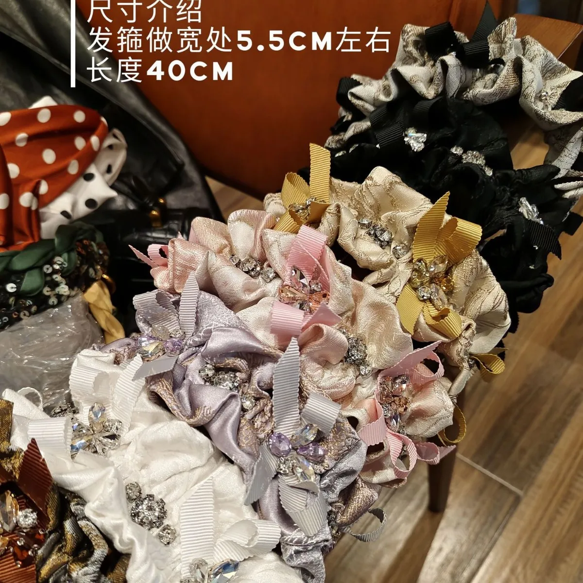 Spring New Arrivals Korean Ruffle Trim Pleated Jacquard Embroidered Bow Headband Luxurious High-end Hair Accessory
Spring New Arrivals Korean Ruffle Trim Pleated Jacquard Embroidered Bow Headband Luxurious High-end Hair Accessory