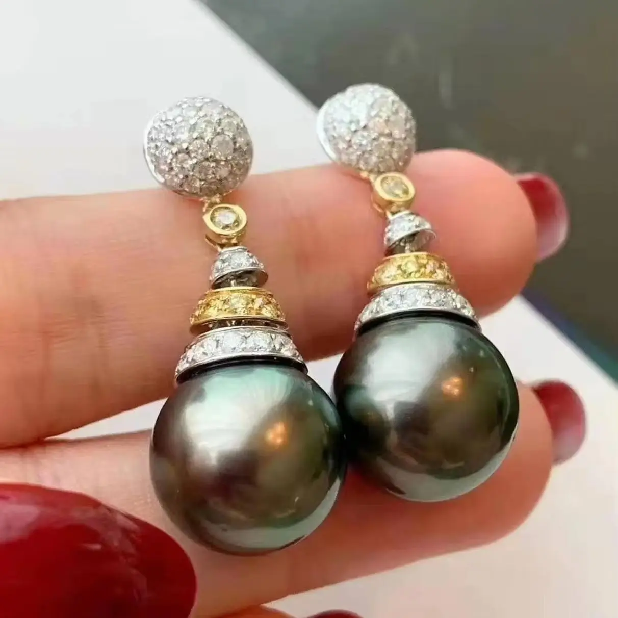 Solid S925 Sterling Silver Round 10-11mm Fresh Water Black Pearls Drop Dangle Earrings for Women Fine Presents
Solid S925 Sterling Silver Round 10-11mm Fresh Water Black Pearls Drop Dangle Earrings for Women Fine Presents