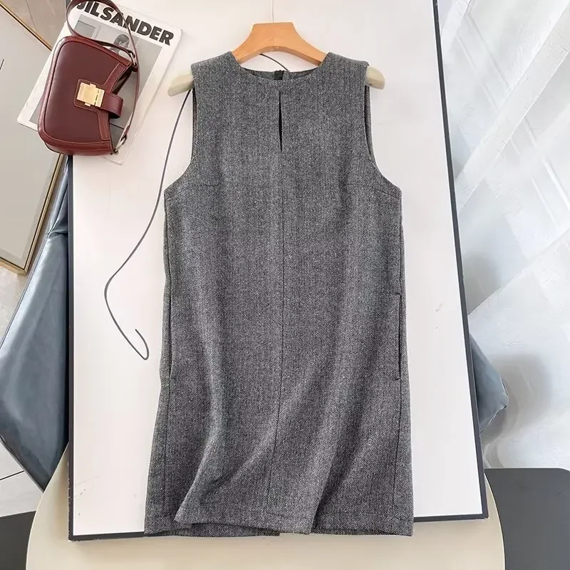 Maxdutti Minimalist Fashion Grey Tank Dress Women Ladies For Spring Summer Elegant Commuter Casual Mini Dress
Maxdutti Minimalist Fashion Grey Tank Dress Women Ladies For Spring Summer Elegant Commuter Casual Mini Dress