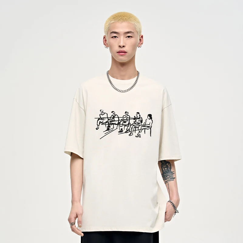 Летняя мужская футболка из чистого хлопка с принтом, с изображением пяти человек, сидящих вместе, повседневная, свободного кроя, дышащая.
Летняя мужская футболка из чистого хлопка с принтом, с изображением пяти человек, сидящих вместе, повседневная, свободного кроя, дышащая.