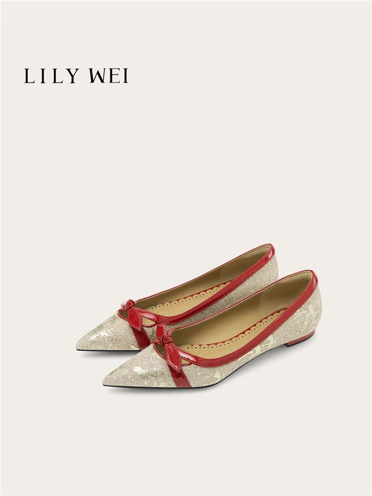 Spring new pointed shallow mouth sequined patent leather bow flat shoes banquet large size small size widened version women shoe
Spring new pointed shallow mouth sequined patent leather bow flat shoes banquet large size small size widened version women shoe