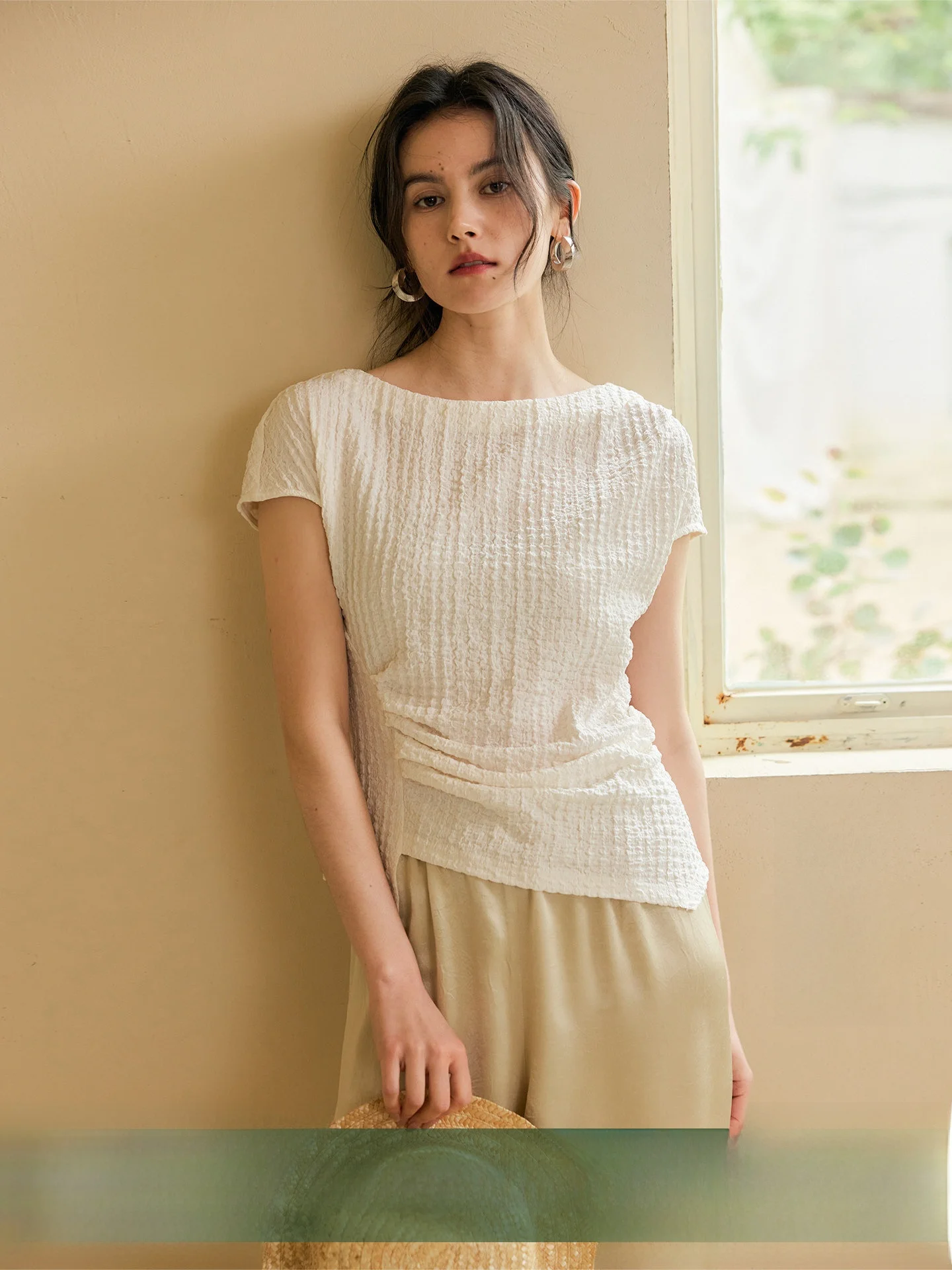Heydress Textured Bubble T-Shirt Women Summer Design Off-Shoulder Short Sleeve Slimming Short Top Polyester Spandex Blend
Heydress Textured Bubble T-Shirt Women Summer Design Off-Shoulder Short Sleeve Slimming Short Top Polyester Spandex Blend