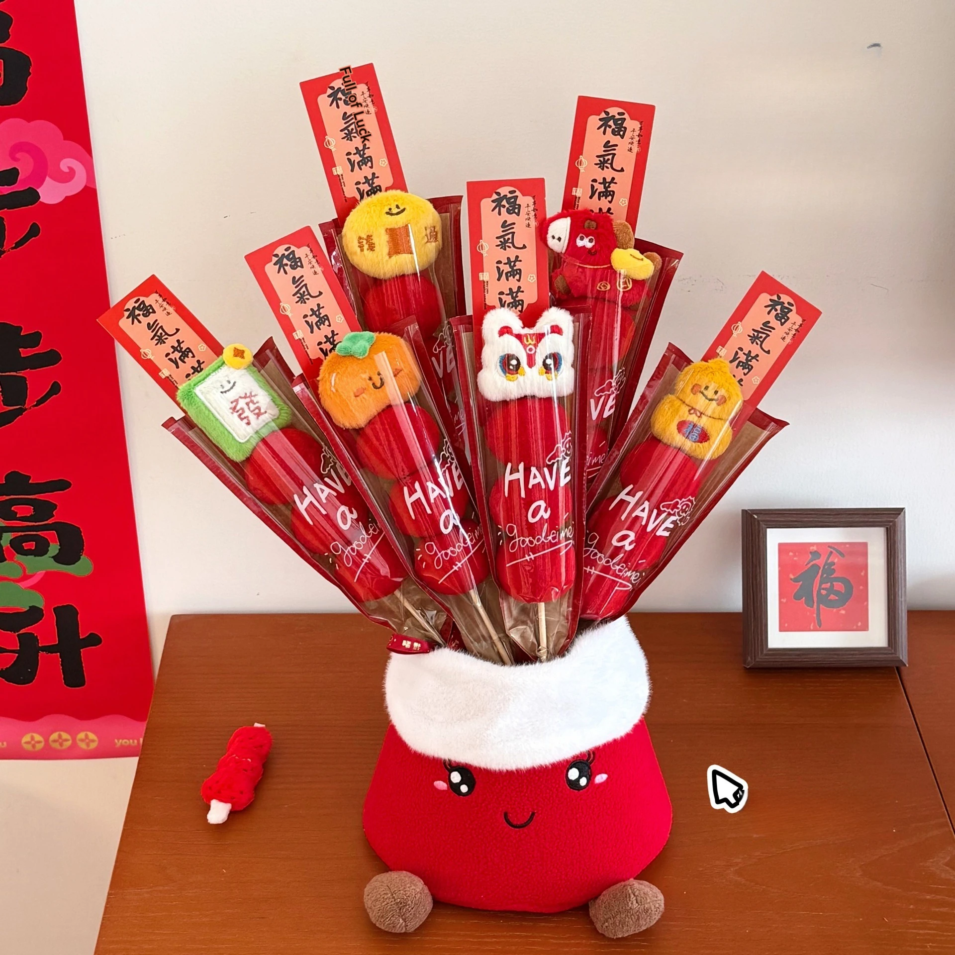 1 шт. Новогодние плюшевые украшения в виде томатов, украшения для Весеннего фестиваля, новогодние украшения, аксессуары для празднования Нового года.
1 шт. Новогодние плюшевые украшения в виде томатов, украшения для Весеннего фестиваля, новогодние украшения, аксессуары для празднования Нового года.