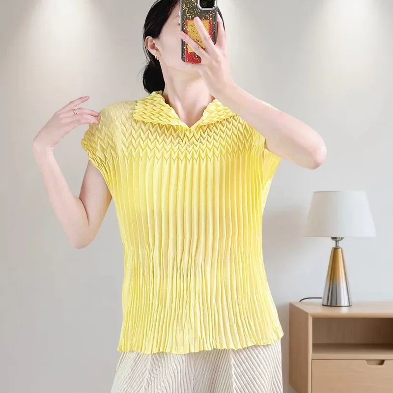 Miyake Handmade Pleated 2025 Summer New Solid Color Versatile Elegant Lapel Short-sleeved Blouse Simple Stretchy Casual Commuter
Miyake Handmade Pleated 2025 Summer New Solid Color Versatile Elegant Lapel Short-sleeved Blouse Simple Stretchy Casual Commuter