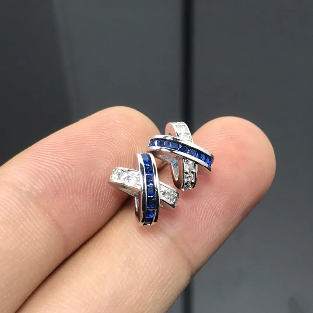 2025 Vintage Inspired 925 Silver Classic Trendy Luxury Versatile Earrings for Women Retro Style for Modern Fashion
2025 Vintage Inspired 925 Silver Classic Trendy Luxury Versatile Earrings for Women Retro Style for Modern Fashion
