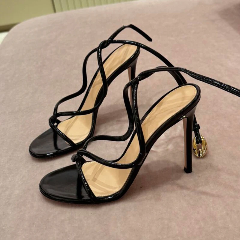 Serpentine wrapped fine high heels for women's summer new elegant temperament, straight strap open toe round toe sandals
Serpentine wrapped fine high heels for women's summer new elegant temperament, straight strap open toe round toe sandals