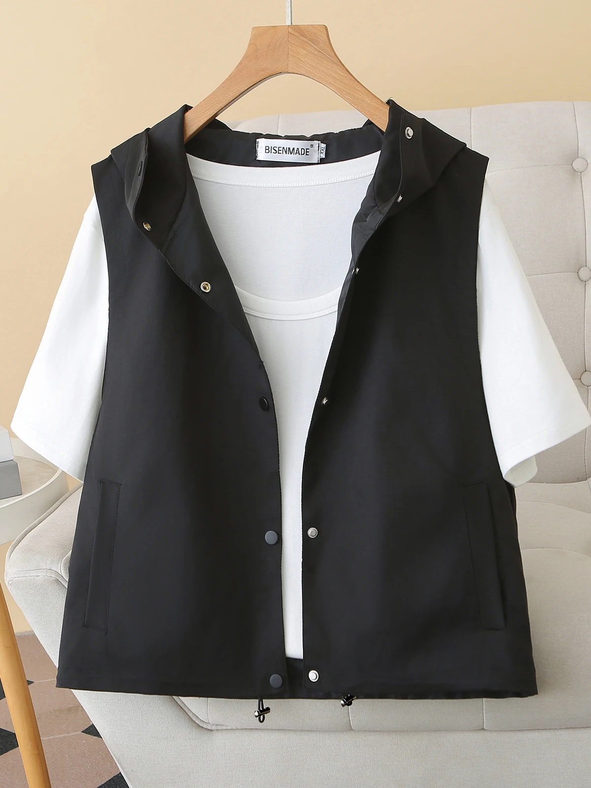Large Size Spring Fashion Korean Simple Style Hooded Single Button Vest Women's Black Sleeveless Jacket Underwear Layering
Large Size Spring Fashion Korean Simple Style Hooded Single Button Vest Women's Black Sleeveless Jacket Underwear Layering
