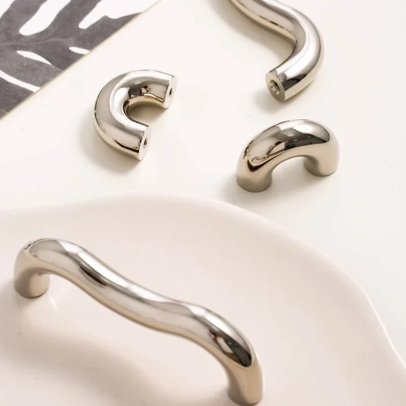 Bright Nickel Door Handles Knob European Minimalist Brass Furniture Handle Shoe Cabinet Bar Pulls Bedroom Dresser Bedside Handle
Bright Nickel Door Handles Knob European Minimalist Brass Furniture Handle Shoe Cabinet Bar Pulls Bedroom Dresser Bedside Handle