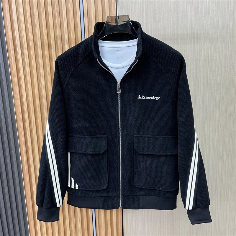 Повседневное мужское пальто с воротником-стойкой в полоску, весенне-осеннее модное универсальное крутое верхнее пальто для отдыха, длинное пальто из полиэфирного волокна...
Повседневное мужское пальто с воротником-стойкой в полоску, весенне-осеннее модное универсальное крутое верхнее пальто для отдыха, длинное пальто из полиэфирного волокна...